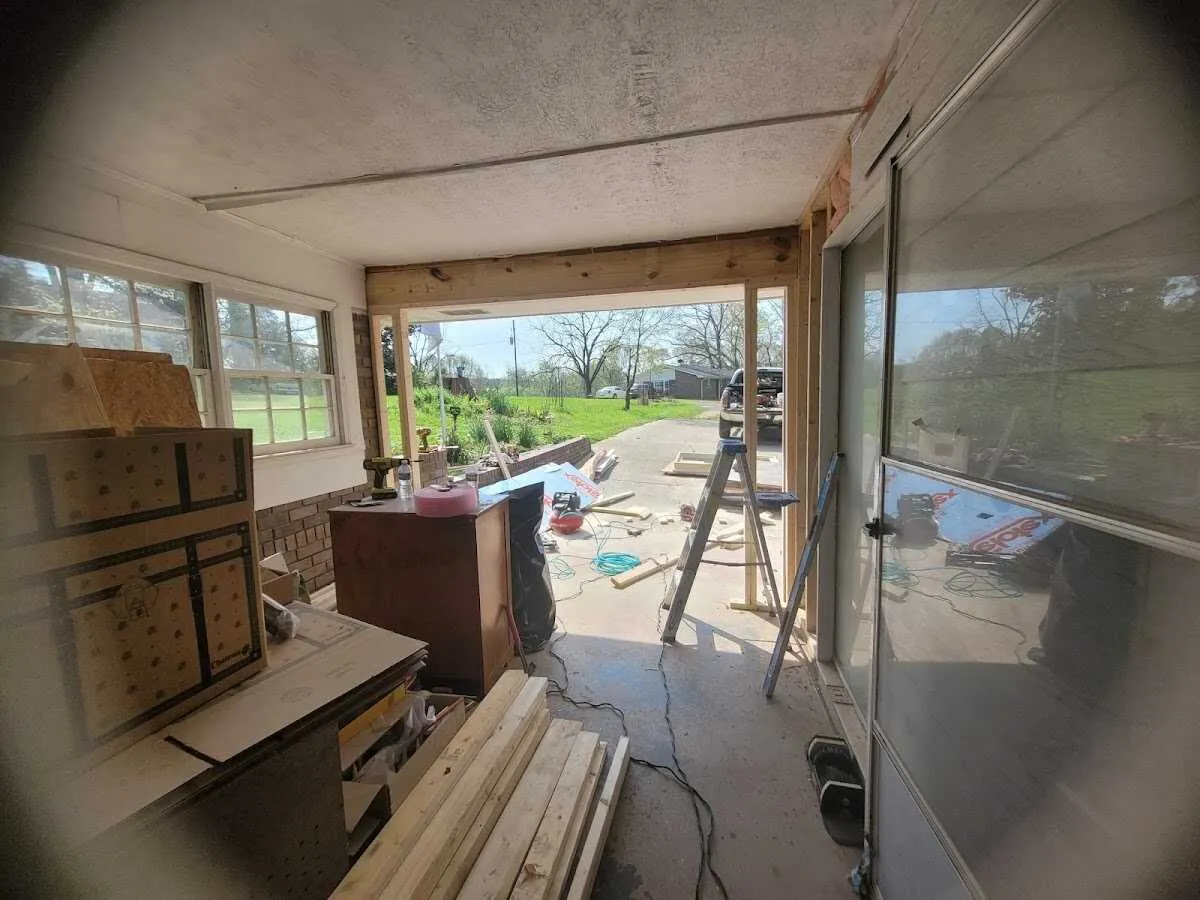 Air movers and dehumidifier for Water Mitigation Services in Cheektowaga